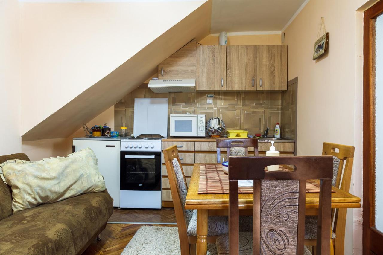 Apartment & Rooms Aleksandar Golubac Ngoại thất bức ảnh