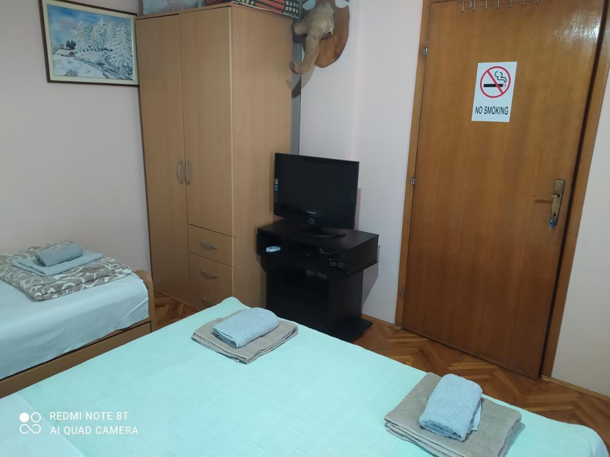 Apartment & Rooms Aleksandar Golubac Ngoại thất bức ảnh