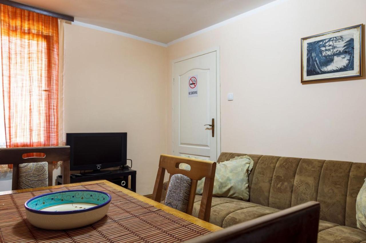 Apartment & Rooms Aleksandar Golubac Ngoại thất bức ảnh