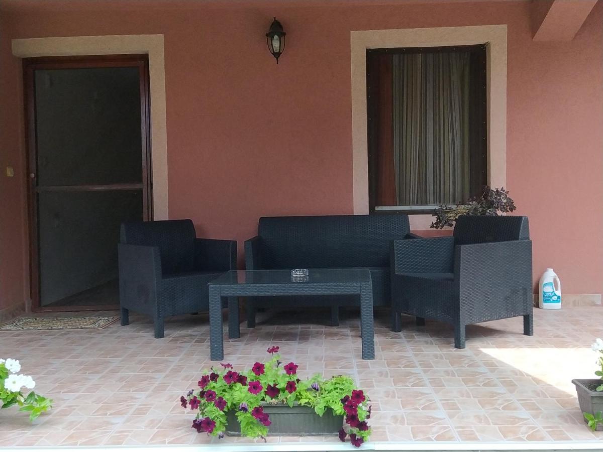 Apartment & Rooms Aleksandar Golubac Ngoại thất bức ảnh