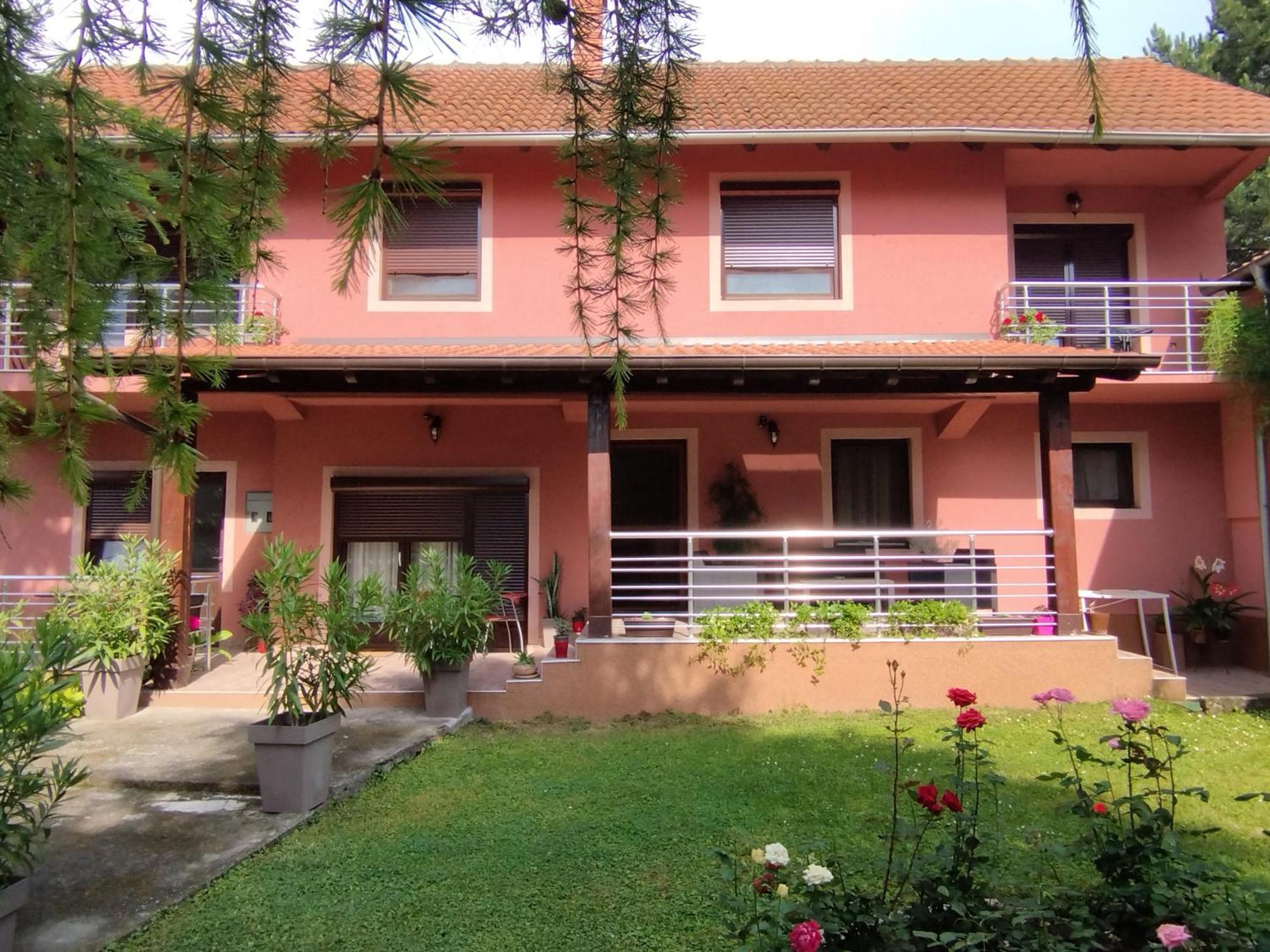 Apartment & Rooms Aleksandar Golubac Ngoại thất bức ảnh