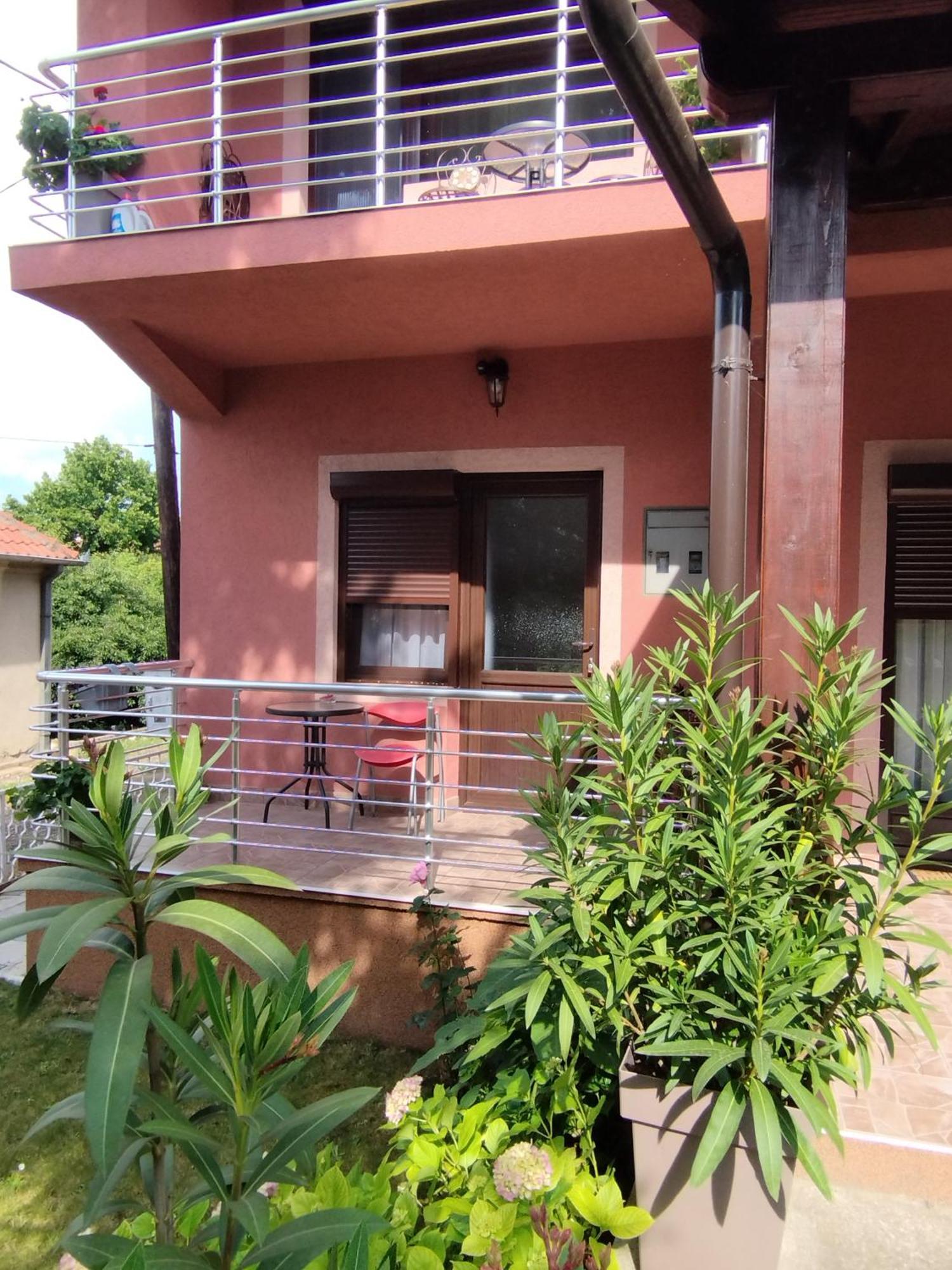 Apartment & Rooms Aleksandar Golubac Ngoại thất bức ảnh
