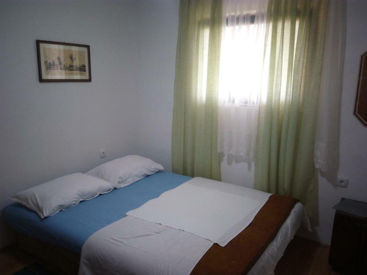 Apartment & Rooms Aleksandar Golubac Ngoại thất bức ảnh